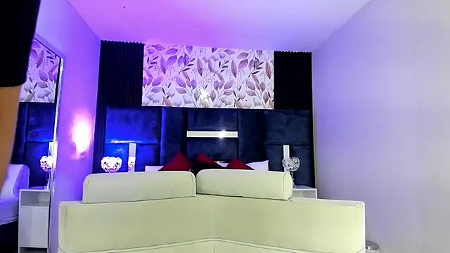 Snapshot of Amareto_ chatting on April 23, 2026, 4:53 pm Amareto online show from April 23, 2026, 4:53 pm