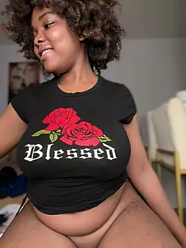 SSEXYBUBBLEBUTT101 online show from January 13, 2025, 11:17 pm