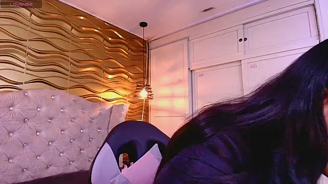 Andreita Jones online show from April 18, 2026, 11:58 am