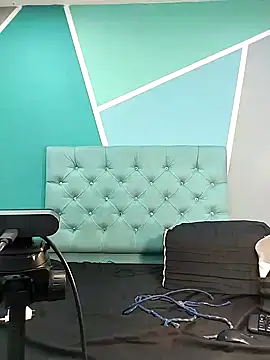 AlondraFerri1 online show from December 19, 2024, 7:18 pm