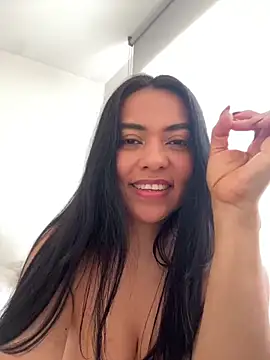 PetitLumiere online show from February 13, 2025, 6:48 pm