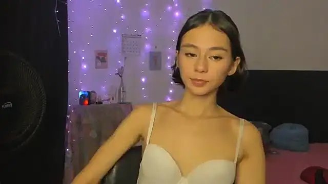 Snapshot of cute_roxana_ chatting on March 9, 2025, 11:03 pm cute roxana online show from March 9, 2025, 11:03 pm