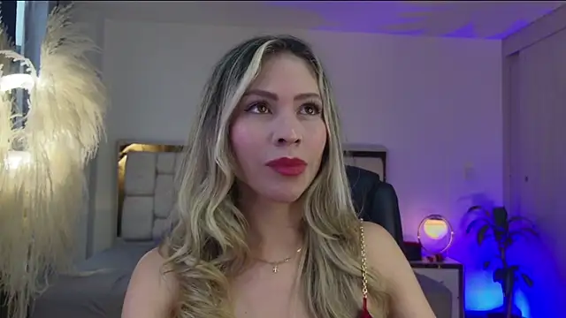 Ammy Castro online show from November 15, 2025, 9:21 pm