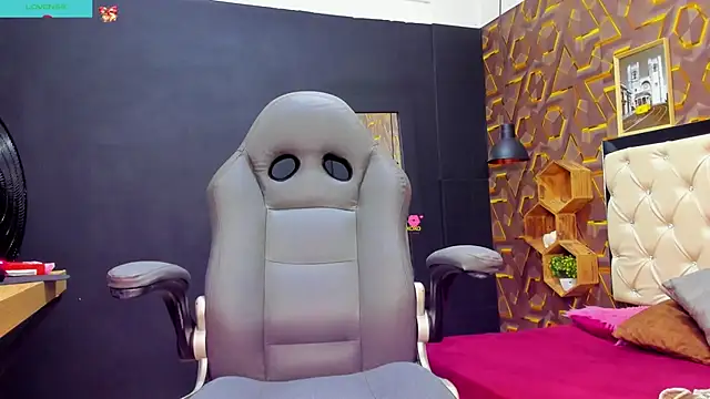 deyy madissonn online show from December 30, 2024, 8:15 pm