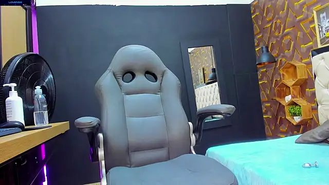 deyy madissonn online show from January 14, 2025, 7:53 pm