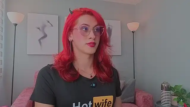 Juliana Saenzz online show from February 20, 2026, 9:04 pm