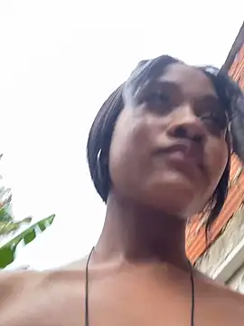 AleezaFrench online show from December 21, 2024, 5:40 pm