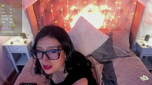 kira moon   online show from March 8, 2025, 8:25 pm