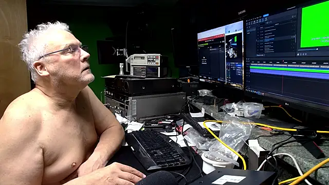 ButtCrackShowing-OOPS online show from April 24, 2026, 2:14 am