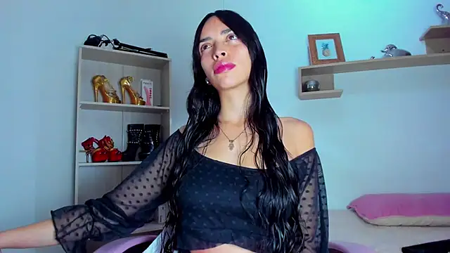 Snapshot of Dolce_Saeenz chatting on June 13, 2026, 11:52 am Dolce Saeenz online show from June 13, 2026, 11:52 am