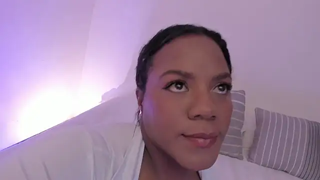 Sexyshantal  online show from October 28, 2025, 7:27 pm