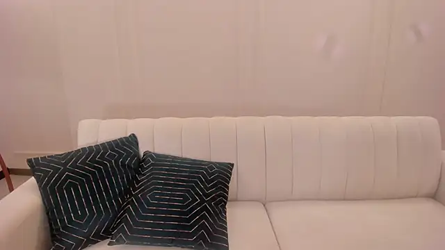 JessicaWilliams1 online show from February 18, 2025, 4:48 pm