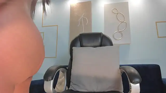 JessicaWilliams1 online show from March 11, 2025, 4:40 pm