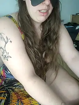 FrancaiseLynne online show from March 22, 2025, 11:00 am