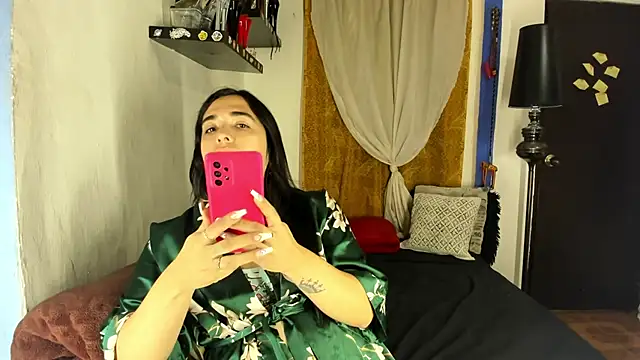 SARAMISHA online show from November 6, 2025, 1:45 pm