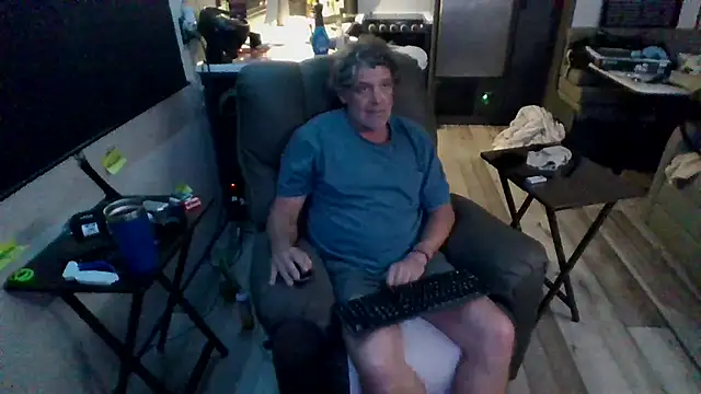 lateniter online show from April 8, 2026, 1:49 am