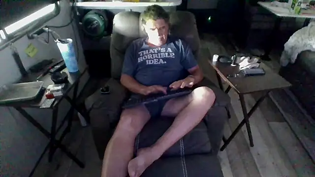 lateniter online show from April 23, 2026, 10:12 pm