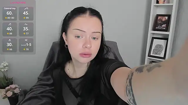 Snapshot of Lori__Hell chatting on June 7, 2026, 4:38 am Lori Hell online show from June 7, 2026, 4:38 am