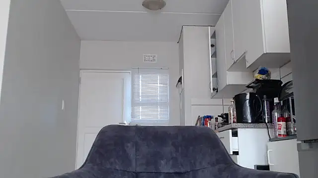 officialkhakes za online show from November 21, 2025, 6:12 am