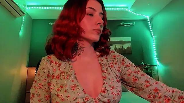 LiliJones  online show from January 8, 2025, 8:07 pm