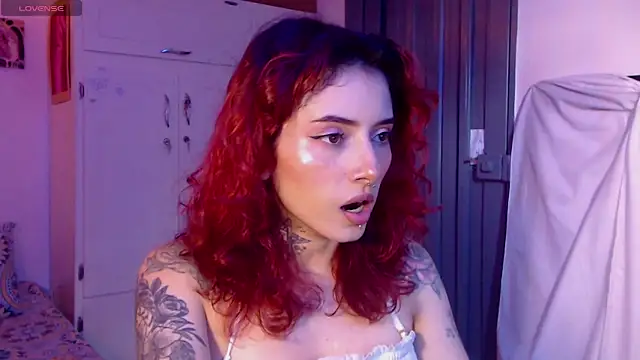 LiliJones  online show from February 10, 2025, 6:03 pm