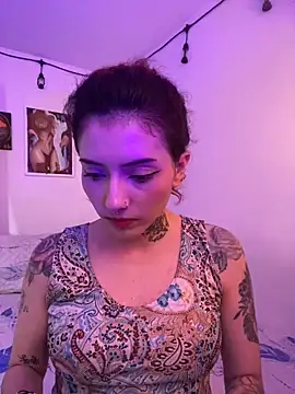 LiliJones  online show from March 17, 2025, 4:43 pm