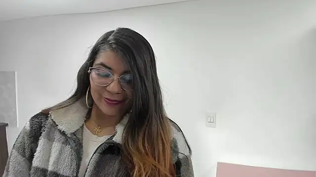 Luna Dumont online show from March 21, 2025, 11:33 am