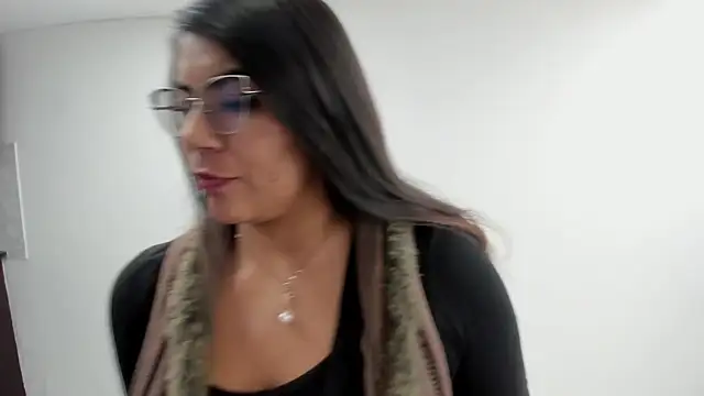 Luna Dumont online show from October 2, 2025, 6:04 pm