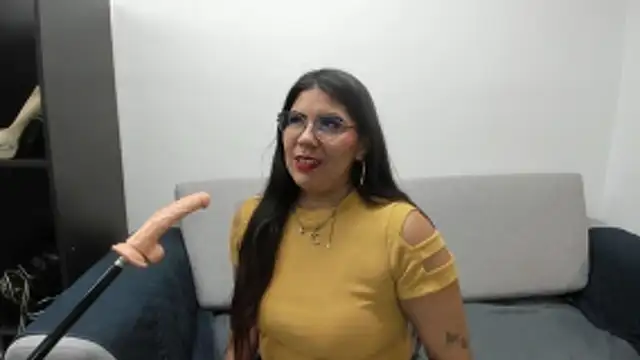 Luna Dumont online show from October 12, 2025, 11:42 am