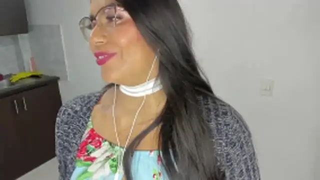 Luna Dumont online show from March 21, 2026, 11:04 am