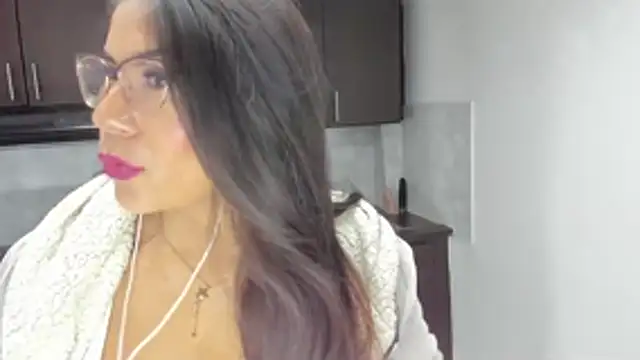 Luna Dumont online show from April 21, 2026, 11:05 am