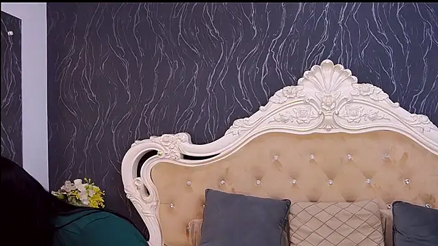 Lauren Saint online show from September 22, 2025, 3:03 pm