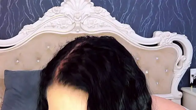 Lauren Saint online show from October 4, 2025, 11:30 am