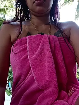 BonnieClydeCam online show from March 9, 2026, 10:52 am