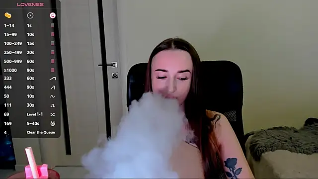 Kimmberr online show from December 17, 2025, 2:06 am