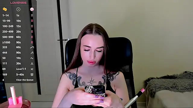 Kimmberr online show from January 15, 2026, 2:27 am