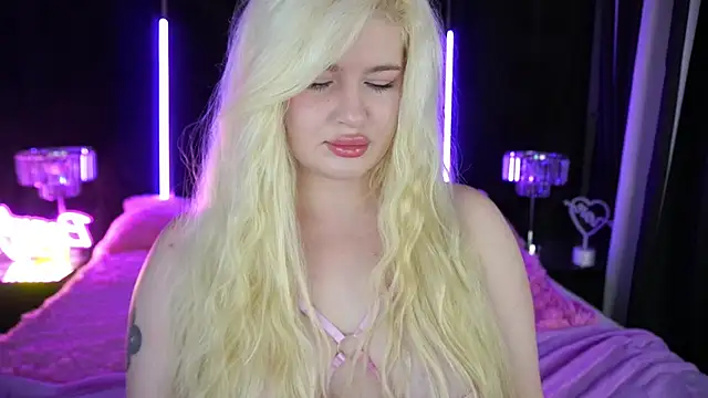 CocoSecretss online show from December 19, 2024, 7:51 am