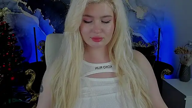 CocoSecretss online show from December 21, 2024, 11:01 am