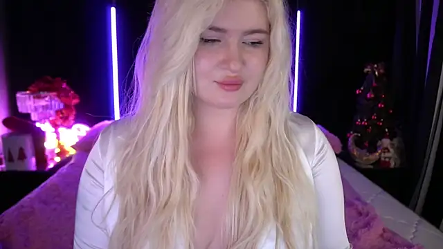 CocoSecretss online show from January 5, 2025, 11:37 am