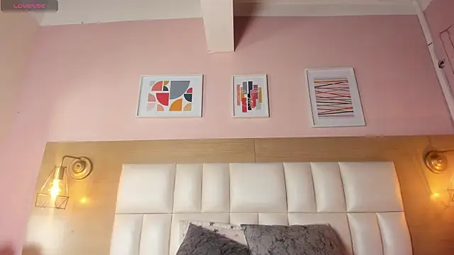 Dollar-girl online show from March 1, 2025, 11:50 am