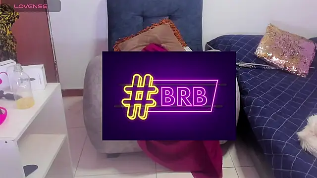 Snapshot of harly__queen chatting on December 2, 2024, 4:09 pm harly queen online show from December 2, 2024, 4:09 pm