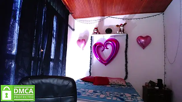 Mr MrsCurie online show from December 11, 2024, 2:44 pm