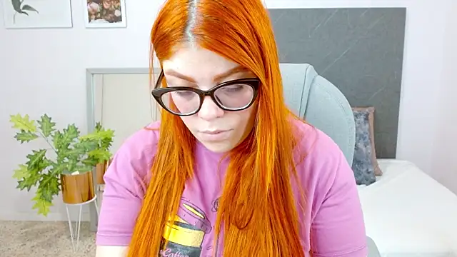 Snapshot of lucie_nicolls chatting on December 11, 2024, 8:18 pm lucie nicolls online show from December 11, 2024, 8:18 pm