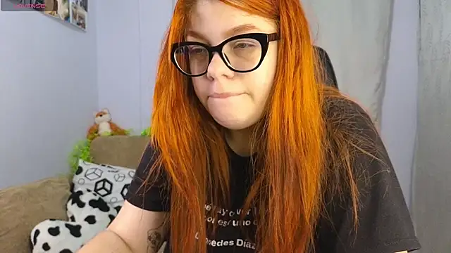 Snapshot of lucie_nicolls chatting on February 24, 2025, 7:41 pm lucie nicolls online show from February 24, 2025, 7:41 pm