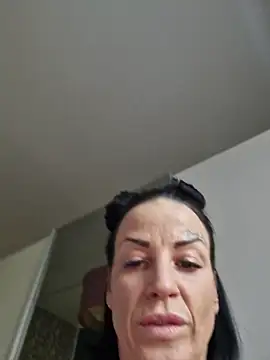 EmilyDiazofficial online show from January 18, 2026, 1:37 pm