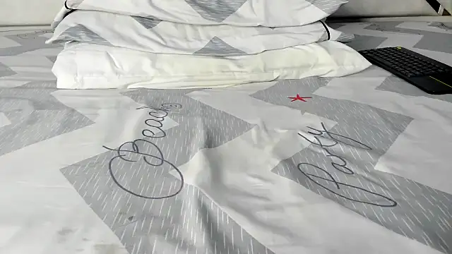 maybelline69 online show from October 21, 2025, 8:53 pm