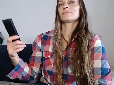 naikah714 online show from October 5, 2025, 1:31 pm