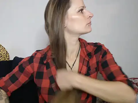 naikah714 online show from November 18, 2025, 4:00 pm