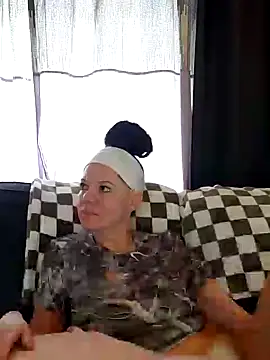 SidneyRaee online show from March 19, 2025, 6:55 pm