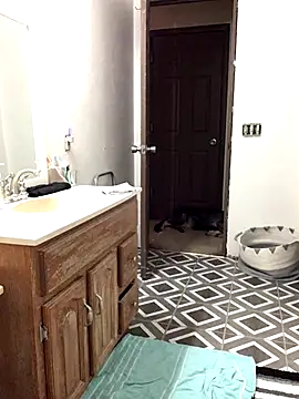 SidneyRaee online show from October 1, 2025, 2:56 pm